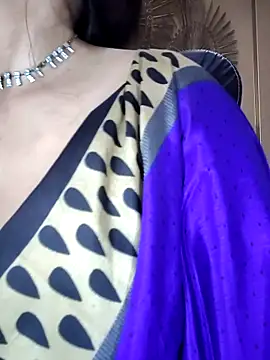 annanya01 online show from 09/29/25, 12:33