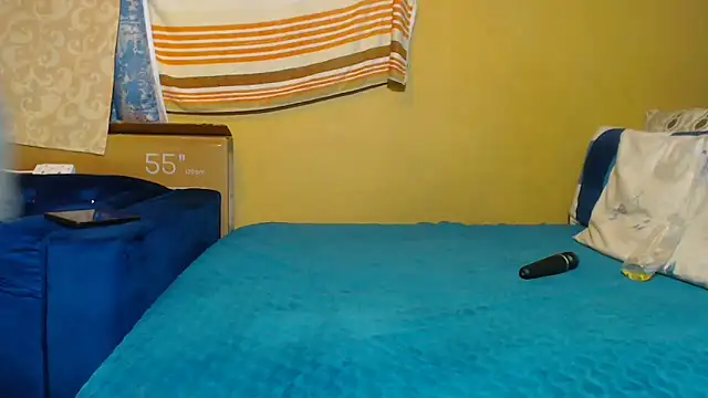 CandyMayaxx2 online show from 12/04/25, 05:23