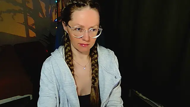 Snapshot of _Goldilocks_ chatting on 09/30/25, 03:40 Goldilocks online show from 09/30/25, 03:40