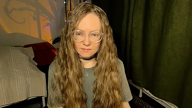 Snapshot of _Goldilocks_ chatting on 10/08/25, 04:40 Goldilocks online show from 10/08/25, 04:40