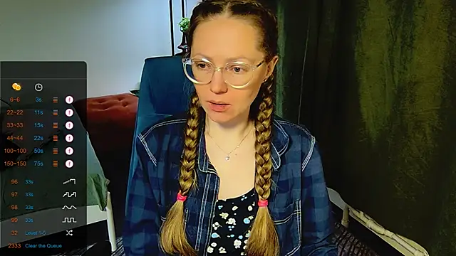 Snapshot of _Goldilocks_ chatting on 09/23/25, 06:31 Goldilocks online show from 09/23/25, 06:31