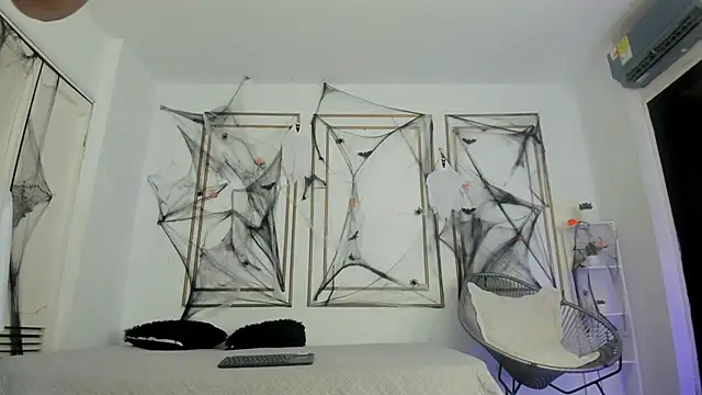 Snapshot of lorena_rubio chatting on 10/24/25, 12:04 lorena rubio online show from 10/24/25, 12:04