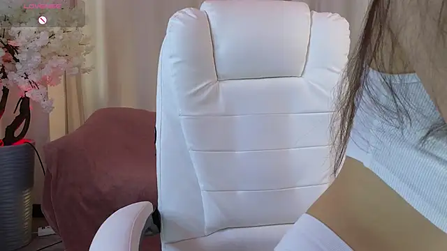 Snapshot of Janet_Jee chatting on 09/17/25, 12:18 Janet Jee online show from 09/17/25, 12:18