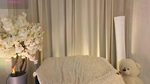 Snapshot of Janet_Jee chatting on 11/19/25, 11:43 Janet Jee online show from 11/19/25, 11:43