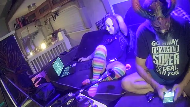 Snapshot of jamiezlilith chatting on 10/15/25, 12:20 jamiezlilith online show from 10/15/25, 12:20