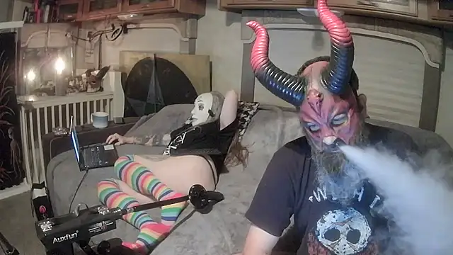 Snapshot of jamiezlilith chatting on 10/05/25, 01:29 jamiezlilith online show from 10/05/25, 01:29