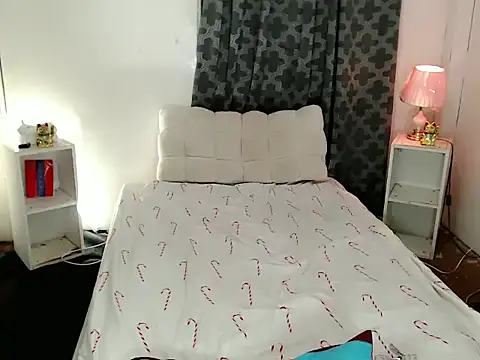 Malia cummer online show from 03/25/26, 08:19