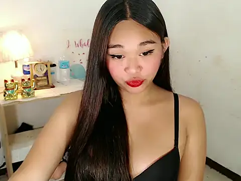 Snapshot of Malia_cummer chatting on 10/15/25, 10:18 Malia cummer online show from 10/15/25, 10:18