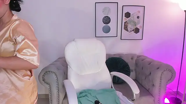 Sharon breezee online show from 11/21/25, 04:22