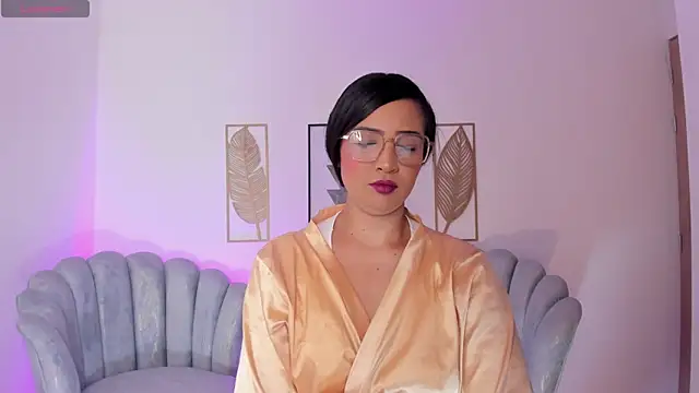 Sharon breezee online show from 11/18/25, 01:32