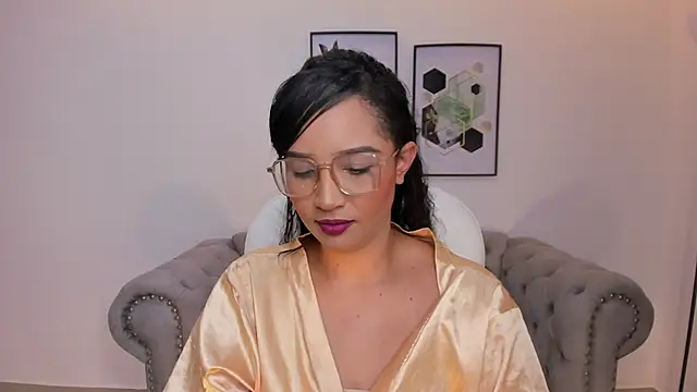 Sharon breezee online show from 10/26/25, 04:24