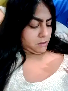 candytyler  online show from 10/17/25, 10:44