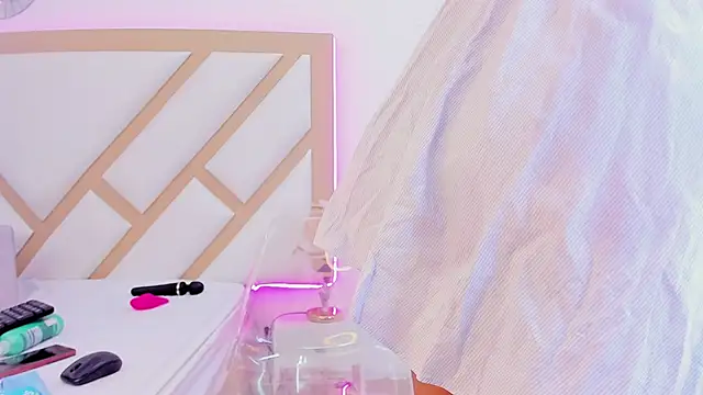 Amber-Sweett online show from 10/10/25, 08:09