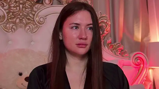 Snapshot of MeganStrain chatting on 01/10/26, 03:24 MeganStrain online show from 01/10/26, 03:24