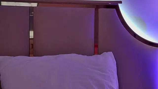 Snapshot of MeganStrain chatting on 01/07/26, 03:22 MeganStrain online show from 01/07/26, 03:22