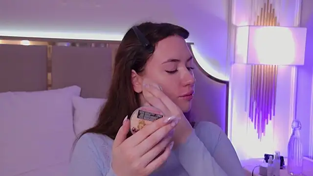 Snapshot of MeganStrain chatting on 09/27/25, 03:12 MeganStrain online show from 09/27/25, 03:12