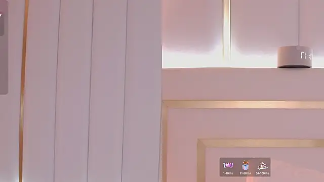 Snapshot of MeganStrain chatting on 10/07/25, 03:18 MeganStrain online show from 10/07/25, 03:18