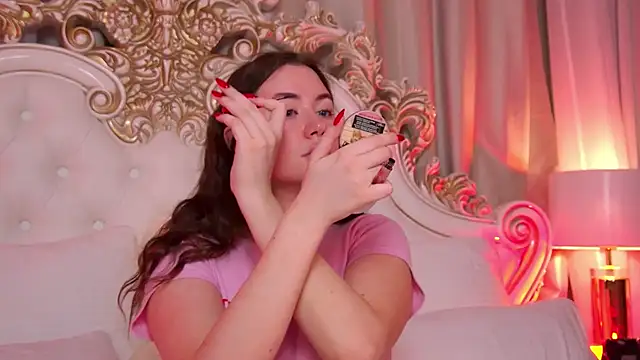 Snapshot of MeganStrain chatting on 01/09/26, 02:40 MeganStrain online show from 01/09/26, 02:40