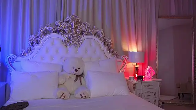 Snapshot of MeganStrain chatting on 02/11/26, 03:06 MeganStrain online show from 02/11/26, 03:06