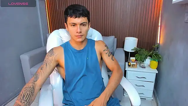 Leo santoro online show from 11/15/25, 03:27