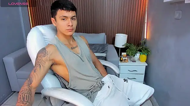 Leo santoro online show from 11/14/25, 01:59