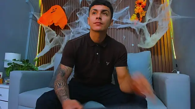 Leo santoro online show from 10/30/25, 01:31