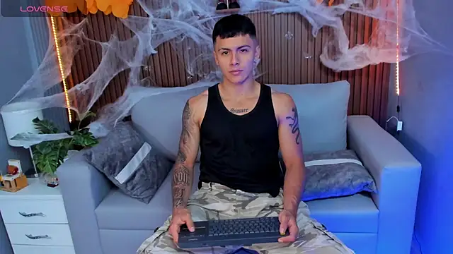 Leo santoro online show from 10/18/25, 01:57