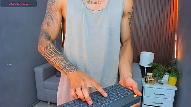 Leo santoro online show from 11/25/25, 01:55