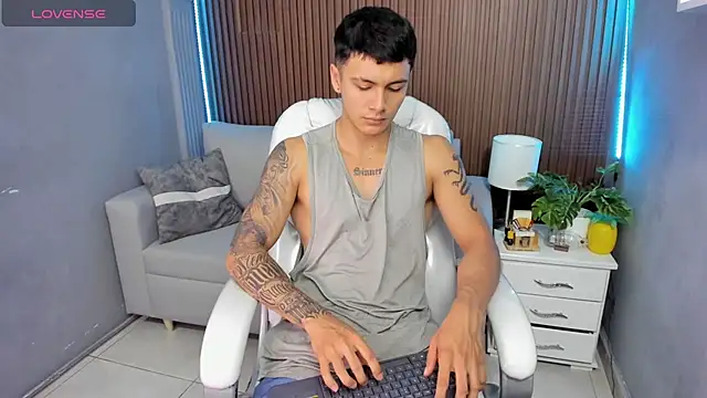 Leo santoro online show from 11/27/25, 01:11