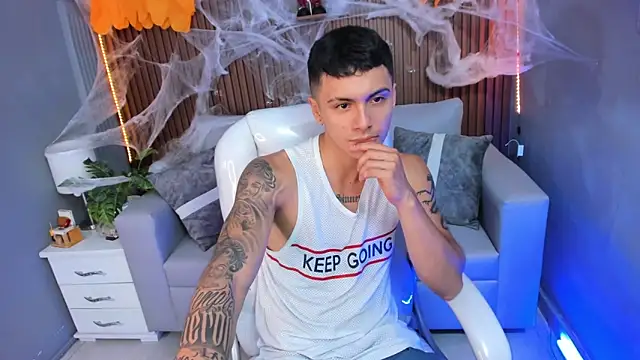 Leo santoro online show from 10/21/25, 01:21