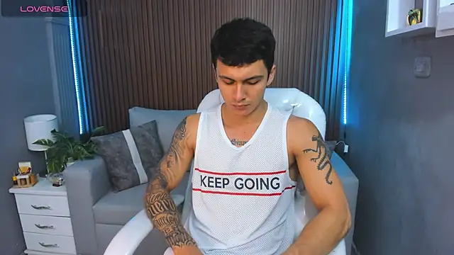 Leo santoro online show from 11/11/25, 01:39