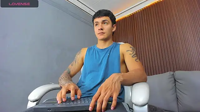 Leo santoro online show from 12/16/25, 02:43