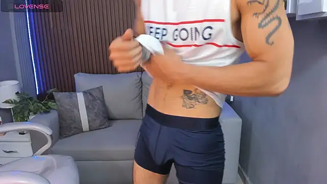 Leo santoro online show from 11/08/25, 03:26