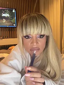 BOO D online show from 10/04/25, 09:16