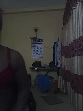 femboyslqueen online show from 10/28/25, 06:23