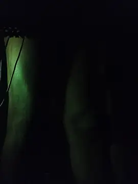 Snapshot of femboyslqueen chatting on 12/21/25, 07:15 femboyslqueen online show from 12/21/25, 07:15