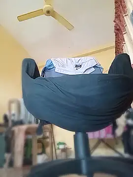 Snapshot of femboyslqueen chatting on 02/18/26, 06:44 femboyslqueen online show from 02/18/26, 06:44