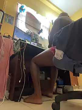 femboyslqueen online show from 10/27/25, 06:03