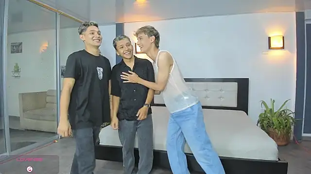 Bisexlifehot   online show from 11/28/25, 11:16