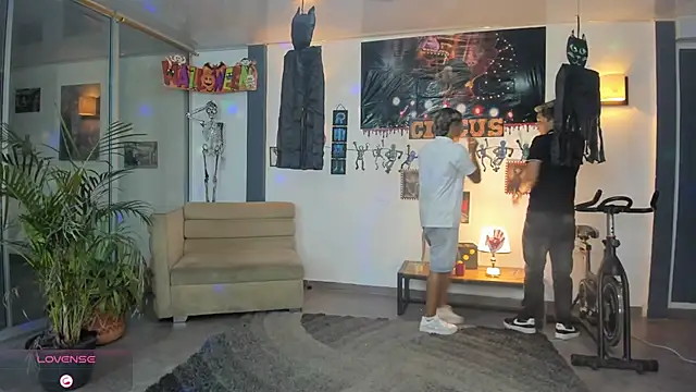 Bisexlifehot   online show from 10/23/25, 11:14