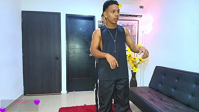 Bisexlifehot   online show from 04/07/26, 11:28