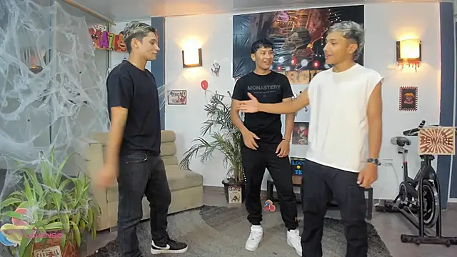 Bisexlifehot   online show from 10/26/25, 11:05