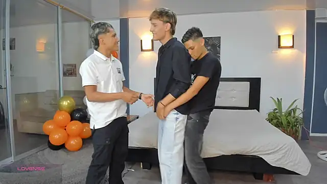 Bisexlifehot   online show from 11/21/25, 11:04