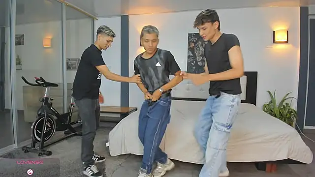 Bisexlifehot   online show from 11/09/25, 11:09