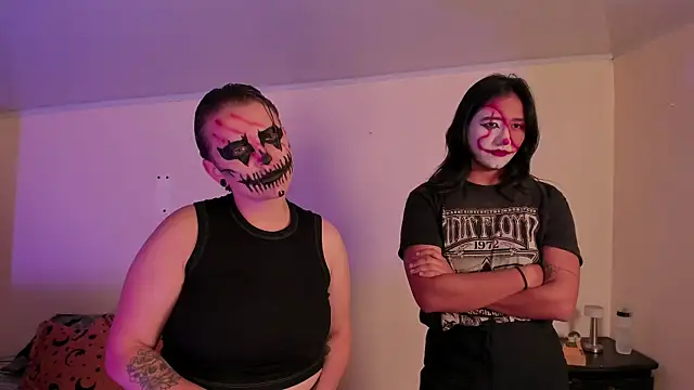 CrazyCakes  online show from 10/31/25, 06:54