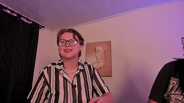 CrazyCakes  online show from 11/22/25, 04:22