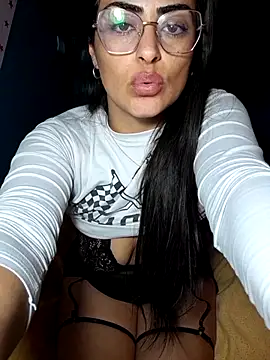 Snapshot of Nella_09 chatting on 09/25/25, 05:41 Nella 09 online show from 09/25/25, 05:41