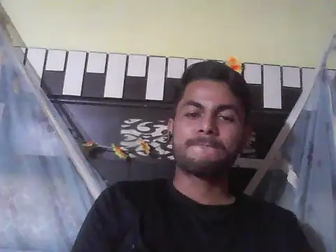 ursdreamperson online show from 10/23/25, 08:24