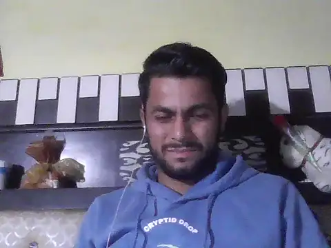 ursdreamperson online show from 12/15/25, 04:02