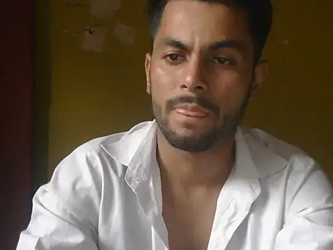 Snapshot of ursdreamperson chatting on 06/17/26, 01:43 ursdreamperson online show from 06/17/26, 01:43